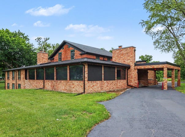 675 10th Street, Plainwell, MI 49080