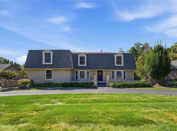 5305 W 83rd Street, Prairie Village, KS 66208