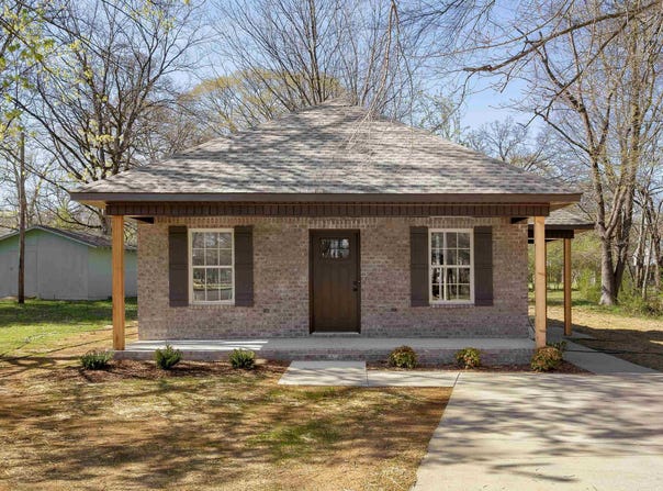 215 W Grand Ave, Muscle Shoals, AL 35661