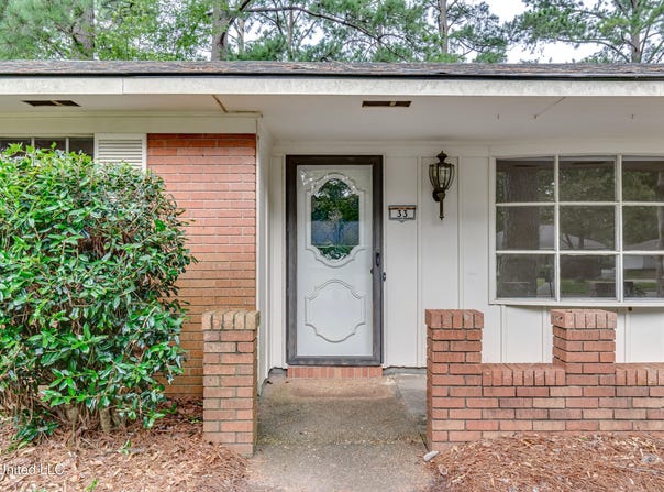 33 Pebble Hill Drive, Brandon, MS 39042