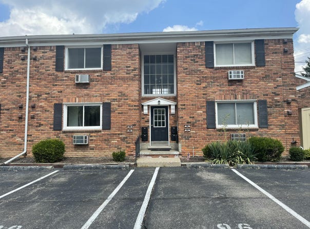 31831 Grand River Avenue, Farmington, MI 48336