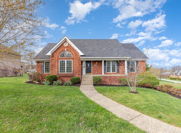 2600 Sunningdale Place E, La Grange, KY 40031