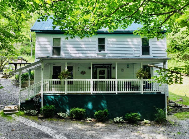 366 Raders Valley Rd, Williamsburg, WV 24991