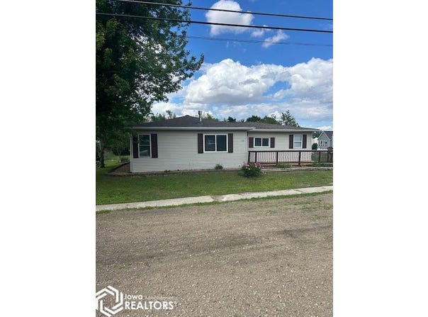 115 W 2nd Street, Gladbrook, IA 50635
