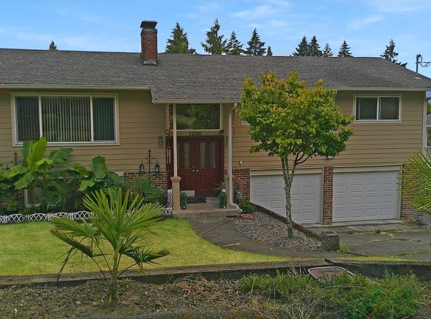 1230 SYCAMORE PL, Longview, WA 98632