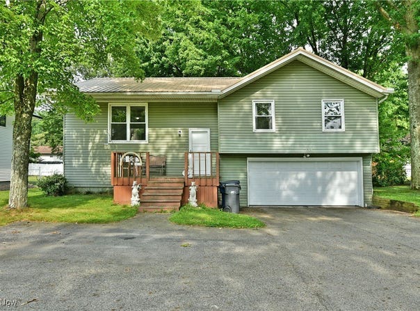 234 Howland Wilson, Warren, OH 44484