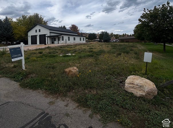 381 W RASPBERRY PATCH Rd, Garden City, UT 84028