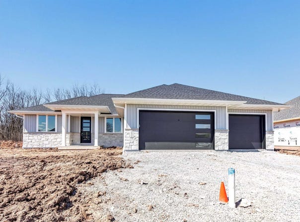 3572 W HANK Avenue, DE PERE, WI 54115