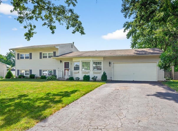 11 Authors Avenue, Henrietta, NY 14467