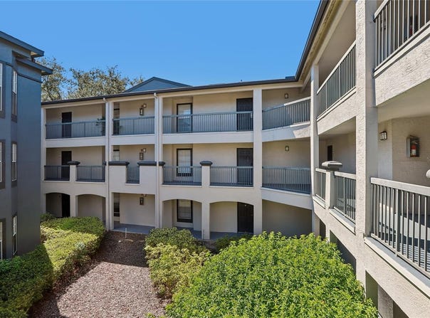 13110 ARBOR ISLE Drive, TEMPLE TERRACE, FL 33637