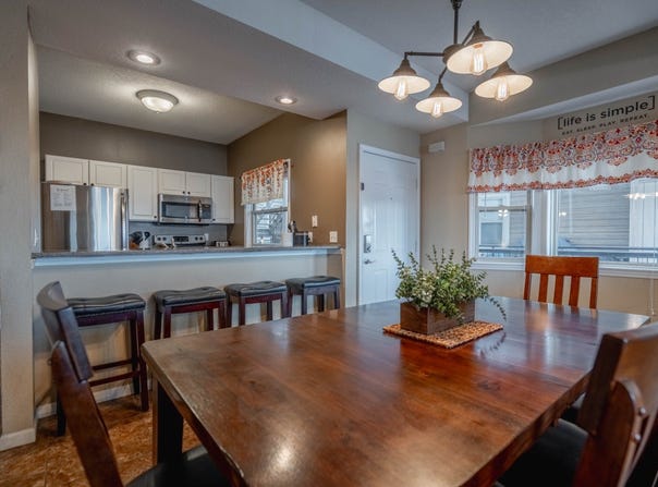 37 Westshore Falls Ct, Lake Ozark, MO 65049