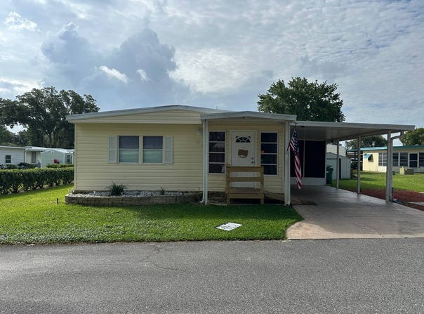52 Lavender Lane, Eustis, FL 32726