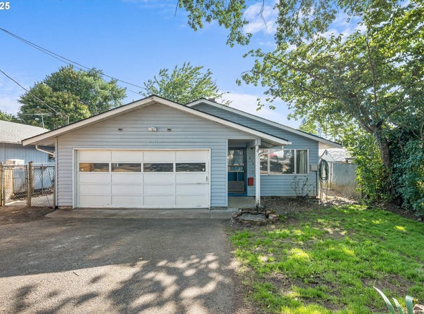 414 N 11TH ST, St. Helens, OR 97051