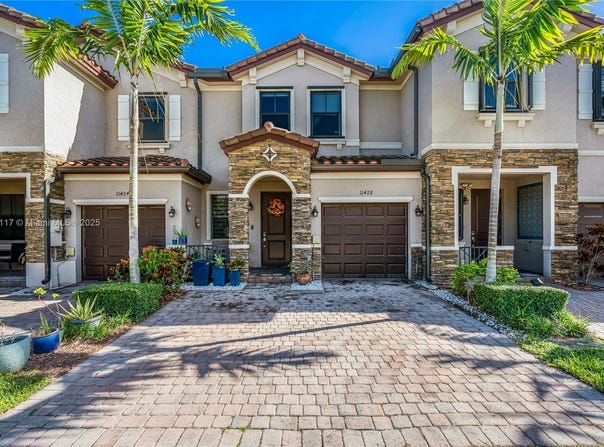 11428 SW 254th St, Homestead, FL 33032