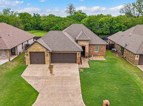711 Meadow Lane, Cache, OK
