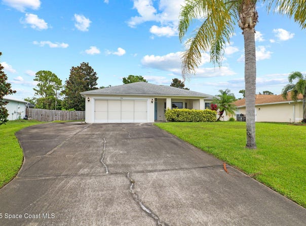 934 Bermuda Avenue, Sebastian, FL 32958