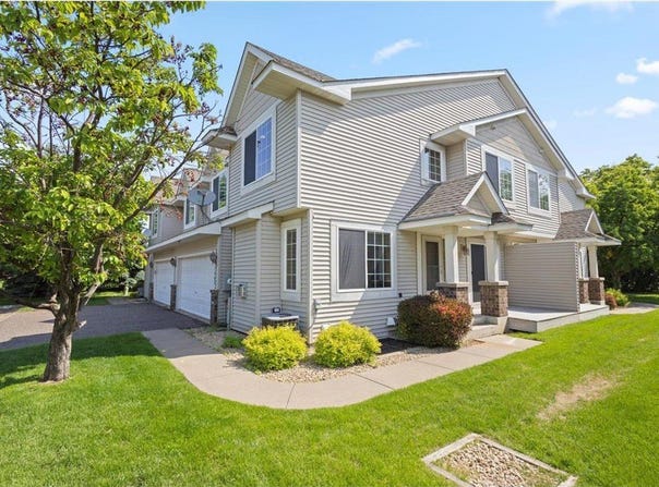 1663 County Road D E, Maplewood, MN 55109