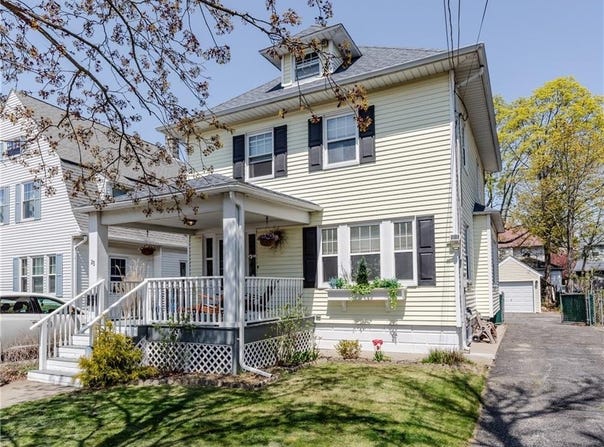 25 Rhodes Avenue, Cranston, RI 02905