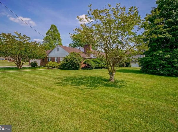 370 S BROADWAY, PENNSVILLE, NJ 08070