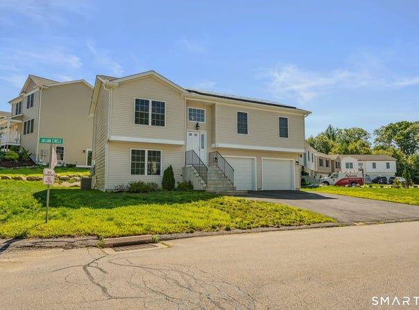 2 Julian Circle, Sterling, CT 06377