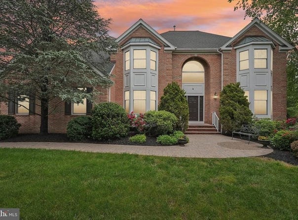 9 LABAW WAY, BELLE MEAD, NJ 08502