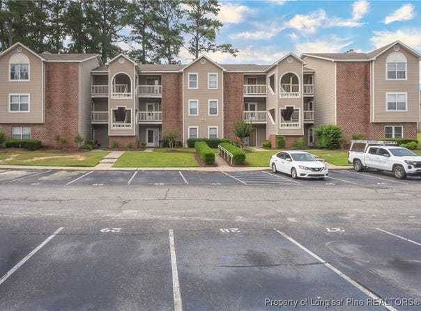 664-10 Bartons Landing Place unit: 10, Fayetteville, NC 28314