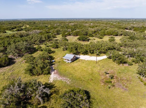 205 Big Buck Cir, Mountain Home, TX 78058
