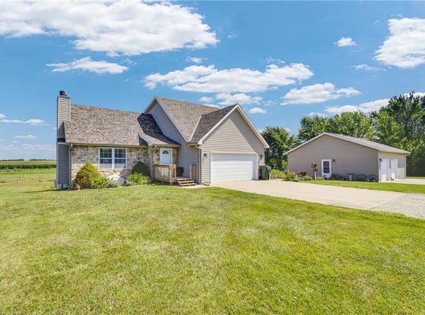 105 NE 132p Lane, Leeton, MO 64761