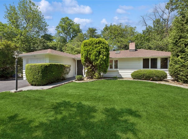 39 Wellington Road, Greenvale, NY 11548