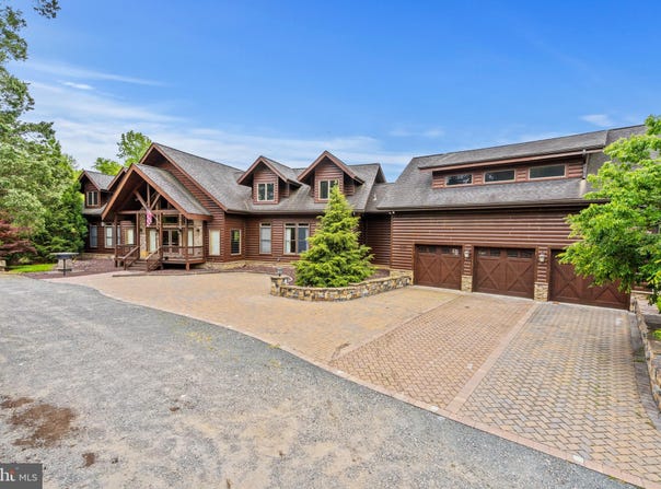 11501 POPES HEAD ROAD, FAIRFAX, VA 22030