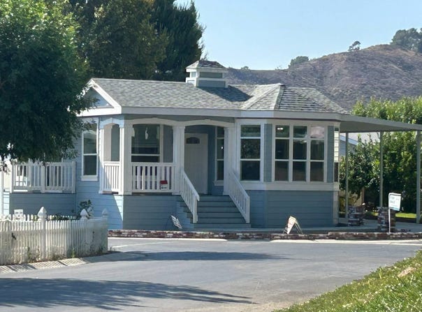 21201 Jimpson Way, Canyon Country, CA 91351