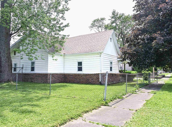 1925 N B Street, Elwood, IN 46036