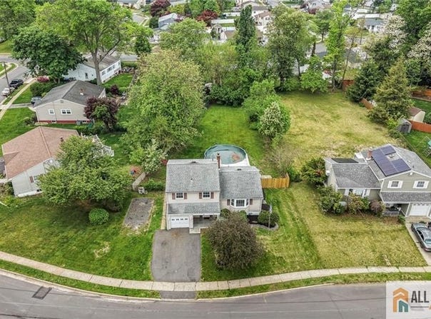 56 Ferris Road, Edison, NJ 08817