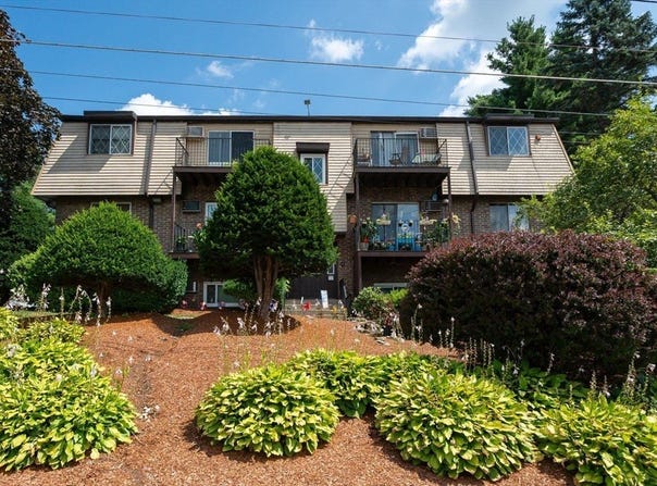 1 Silvestri Circle, Derry, NH 03038
