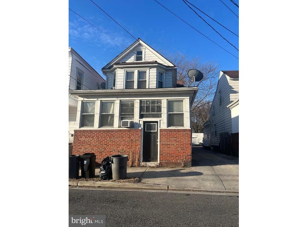 62 W PITMAN STREET, PENNS GROVE, NJ 08069