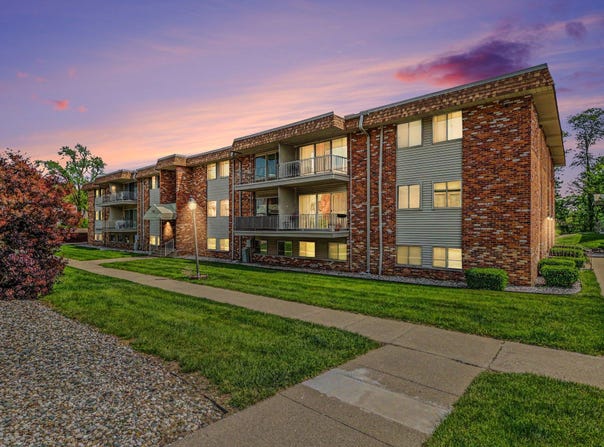 734 W Kilgore Road, Kalamazoo, MI 49008