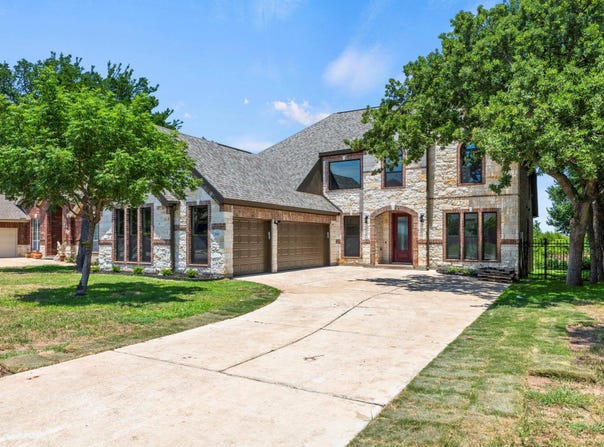 210 Las Colinas DR, Georgetown, TX 78628