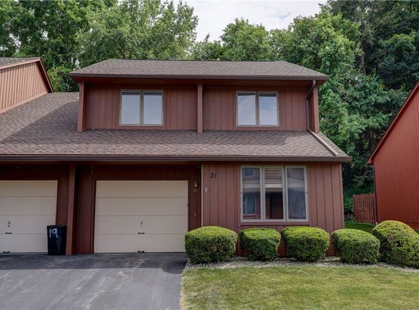 21 Spring Hill, Perinton, NY 14450