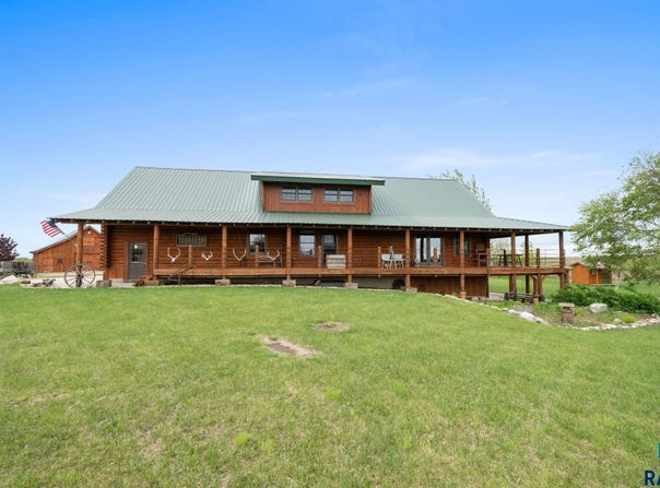 45773 252nd St, Humboldt, SD 57035