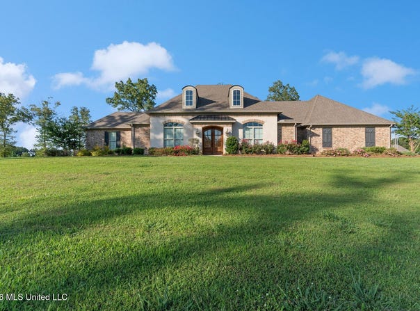 720 Clover Ridge Way, Brandon, MS 39047