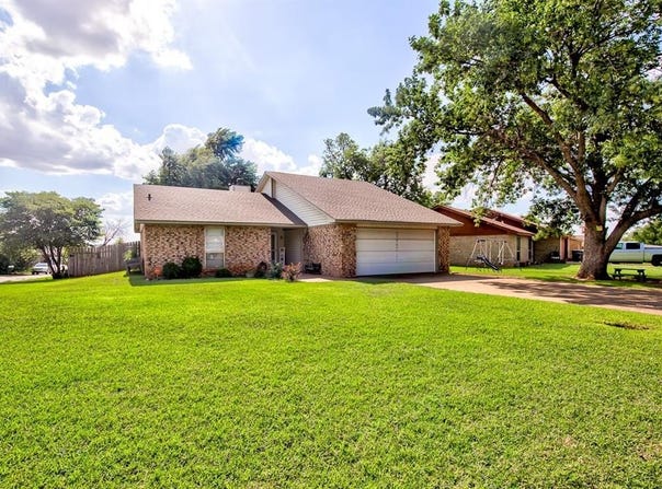 1164 Hillside Drive, Enid, OK 73701