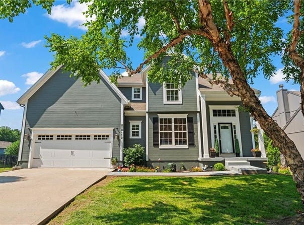 20112 W 220 Street, Spring Hill, KS 66083
