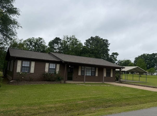 206  N Front St, Hope, AR 71801