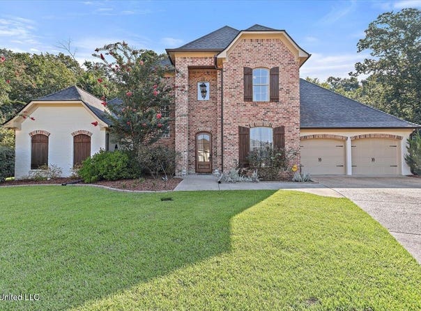 316 Woodlands Green Place, Brandon, MS 39047