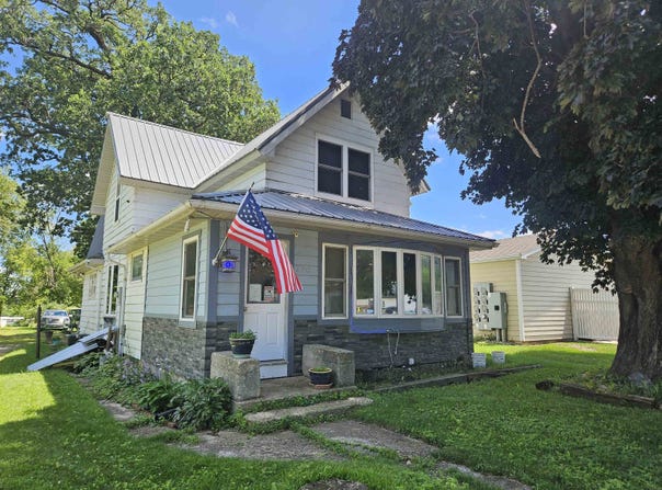 270 Iowa Street, Arnolds Park, IA 51331