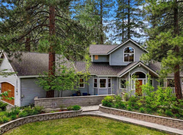 10454 Royal Crest Drive, Truckee, CA 96161