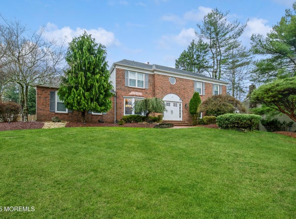 44 Manor Drive, Marlboro, NJ 07746