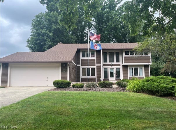 13035 S Partridge Drive, Valley View, OH 44125