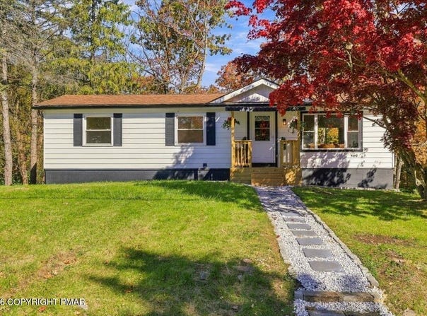19 Oak Street, Mount Pocono, PA 18344