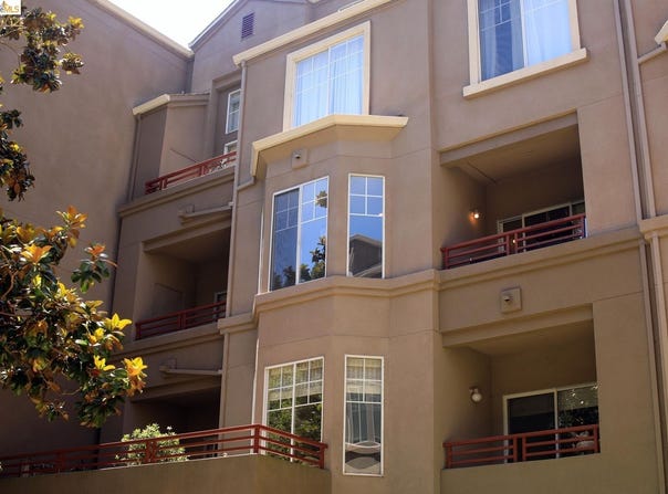 280 Caldecott LN, Oakland, CA 94618